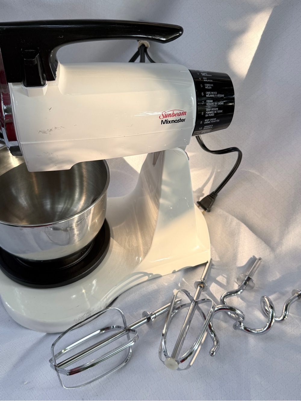 Vintage Sunbeam Mixmaster 12 Speed Stand Mixer Stainless Bowl, dough hooks as is